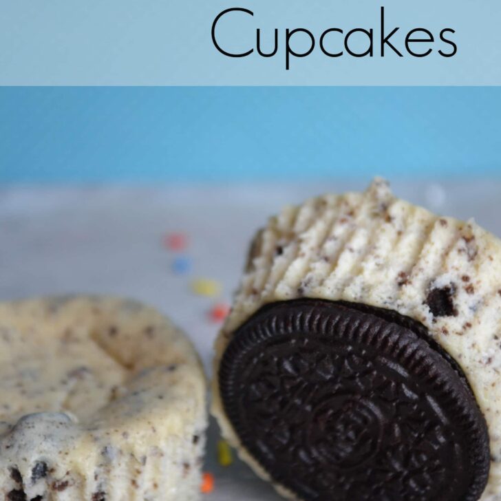 With a few simple ingredients, make these Oreo Cheesecake Cupcakes!