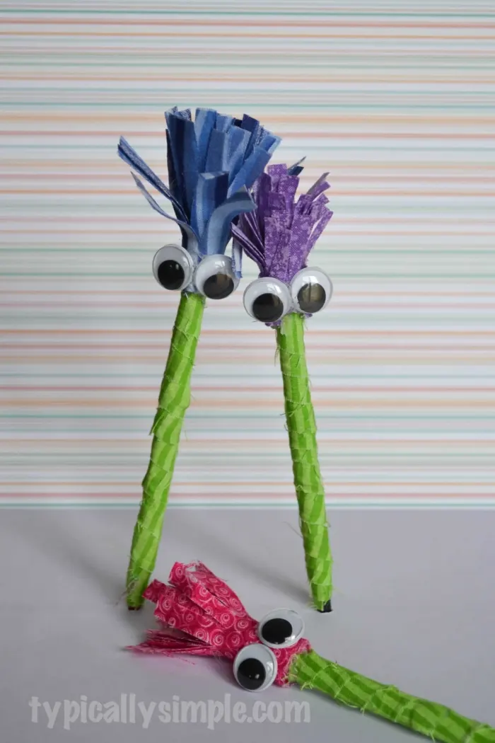 Googly Eyes Pen Craft - Typically Simple