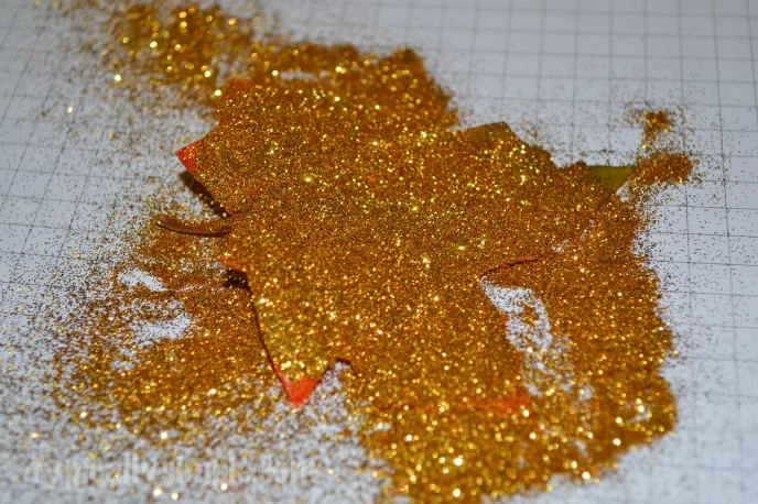 GlitterLeaves-1