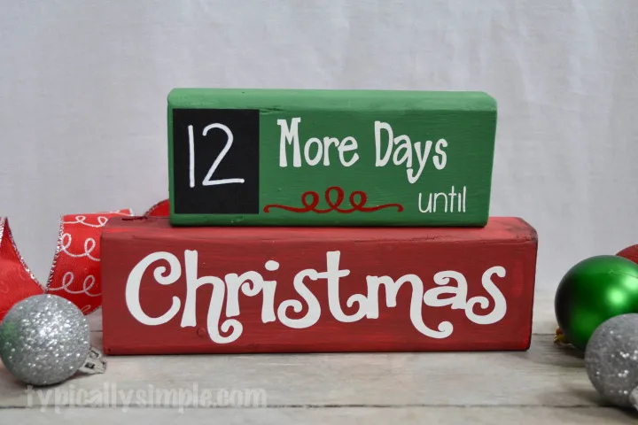 A great project to make with your Silhouette Cameo! Using wood blocks and vinyl, create this Christmas Countdown complete with a chalkboard for the numbers!