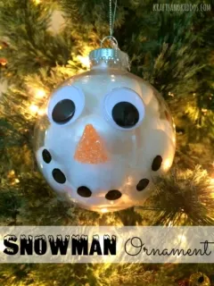Make this snowman ornament with just a few supplies! A great Christmas craft for kids of all ages! They'll love stuffing the ornament!