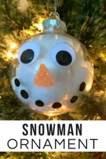 This ornament is simple to create, so kids of all ages can help make this festive little snowman. You only need a few supplies then you'll be well on your way to making your very own snowman ornament!