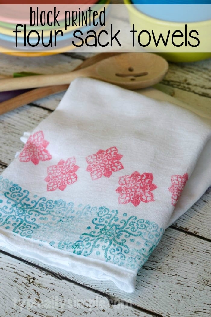 A quick and simple way to update plain flour sack towels with some bright, fun prints using fabric ink and block printing stamps! {AD}
