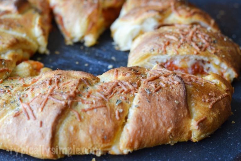 Easy to Make Pizza Ring