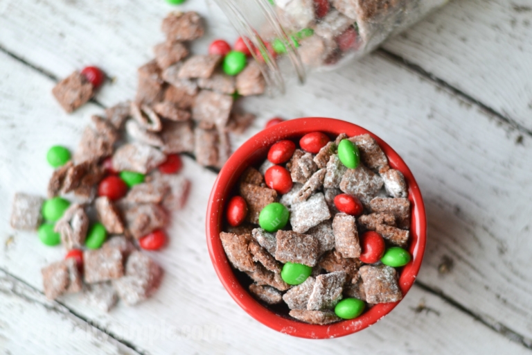 Christmas Muddy Buddies Recipe