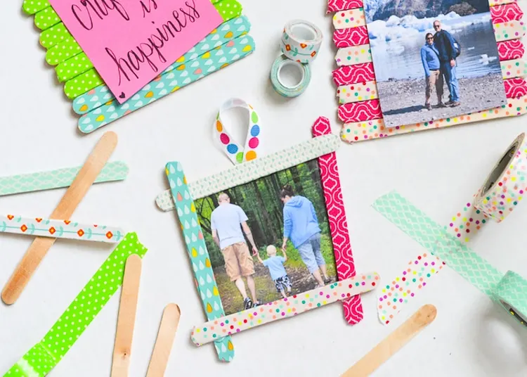 Popsicle Stick Picture Frame {An Easy Popsicle Stick Craft}