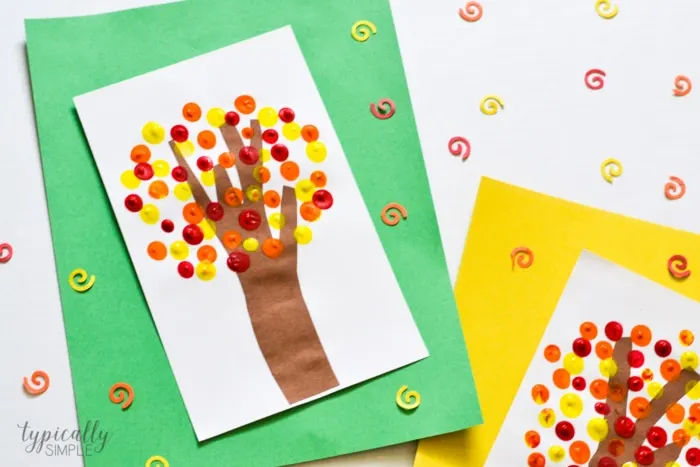 These fingerprint trees are a super fun fall craft to make with the kids!