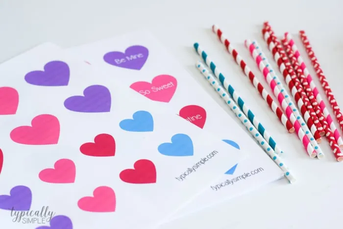 DIY Valentine Paper Heart Straw Toppers